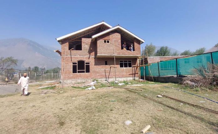 Despite the High Court ban, illegal constructions are going unabated from Wussan to Rezan along Nallah Sindh in Ganderbal district. Despite the High Court ban, illegal constructions are going unabated from Wussan to Rezan along Nallah Sindh in Ganderbal district.