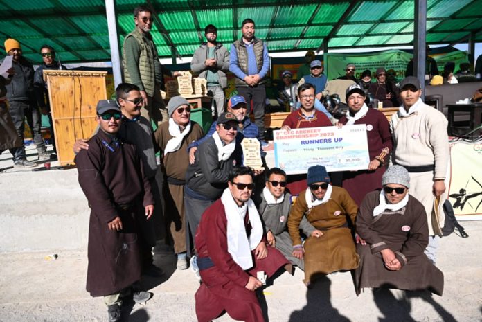 Archers of Kargil posing for group photograph.
