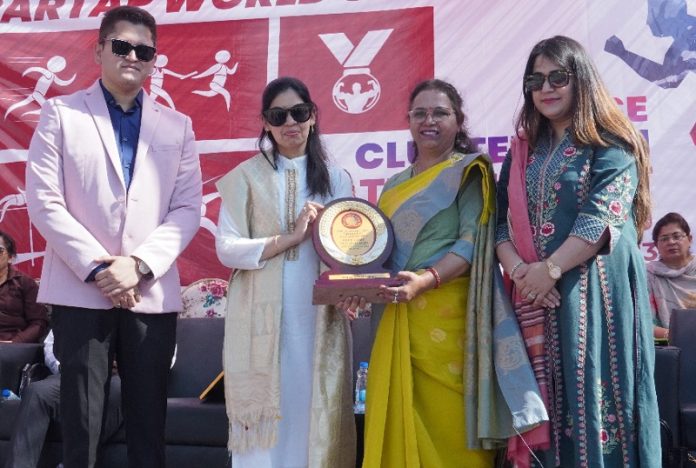 Management of Partap World School, Pathankot presenting memento to Dr. Shvetta Arora, Joint Secretary CBSE.