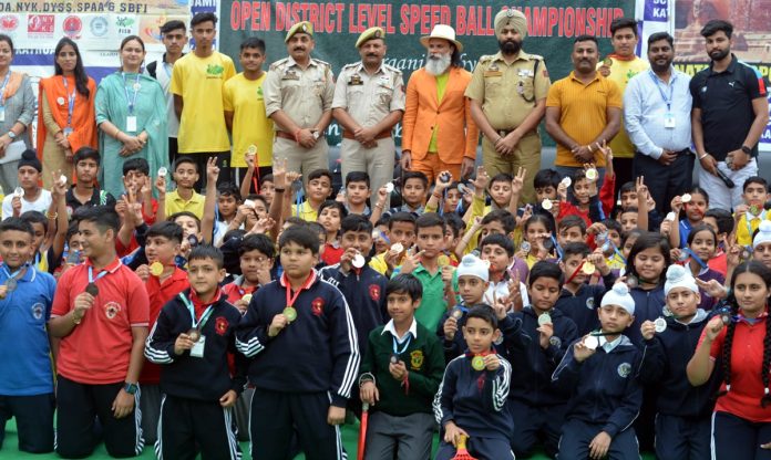 Speedball players posing with dignitaries at Kathua. Speedball players posing with dignitaries at Kathua.