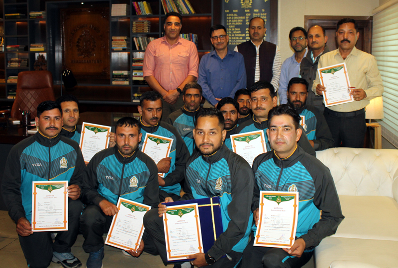 SJM Gillani, Additional DGP Armed J&K posing with Mountain Rescue Team of J&K Police in Srinagar. SJM Gillani, Additional DGP Armed J&K posing with Mountain Rescue Team of J&K Police in Srinagar.