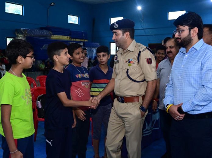 Additional Superintendent of Police (Add.SP), Udhampur Anwaar Ul Haq interacting with chess players. Additional Superintendent of Police (Add.SP), Udhampur Anwaar Ul Haq interacting with chess players.