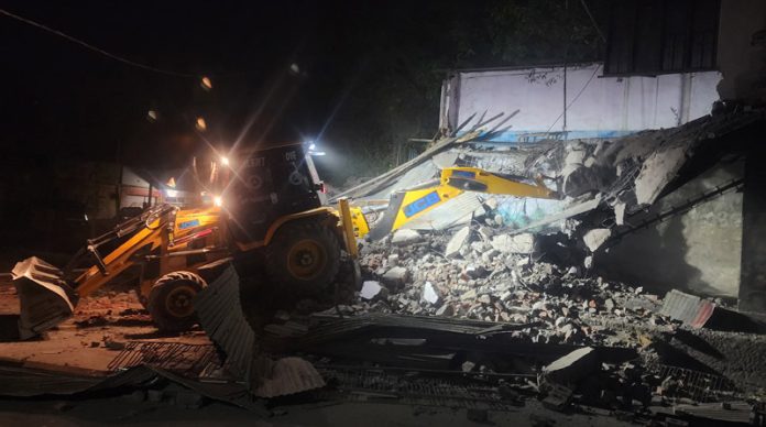 Shops demolished by district administration in Poonch on Friday. —Excelsior/Waseem Haidrey