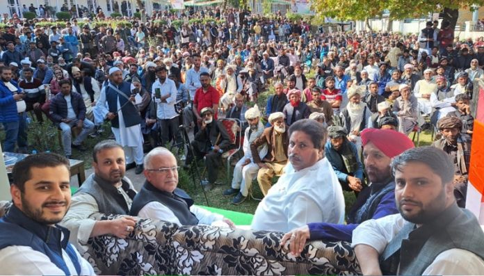 Congress leaders during a rally at Surankote on Saturday.