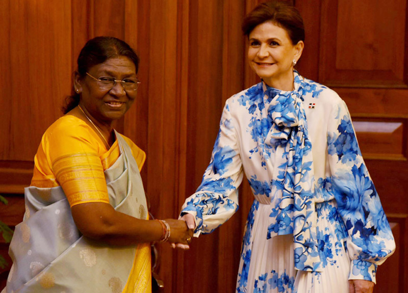 Vice President of Dominican Republic Raquel Peña Rodríguez calling on President Droupadi Murmu at Rashtrapati Bhavan, in New Delhi on Tuesday. (UNI) Vice President of Dominican Republic Raquel Peña Rodríguez calling on President Droupadi Murmu at Rashtrapati Bhavan, in New Delhi on Tuesday. (UNI)