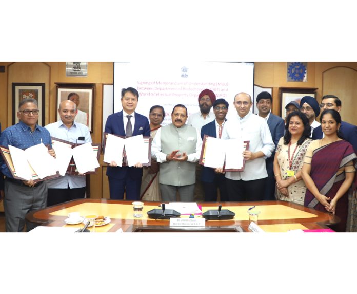 Union Minister Dr. Jitendra Singh presiding over the signing of MoU between Govt of India and 