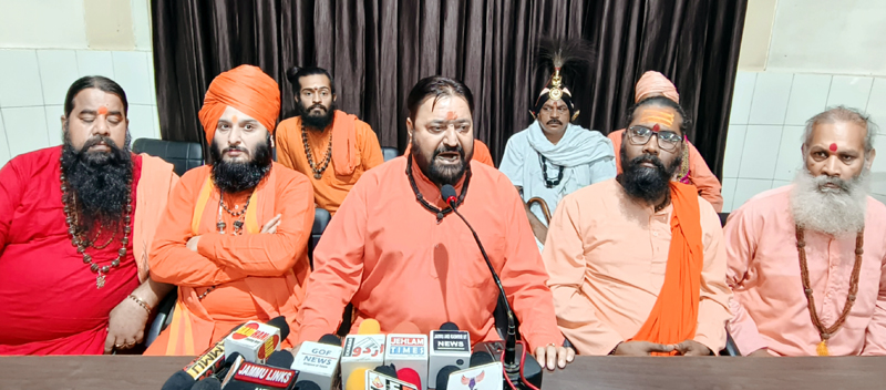 Mahant Rajesh Bittu addressing a press conference in Jammu on Monday. Mahant Rajesh Bittu addressing a press conference in Jammu on Monday.
