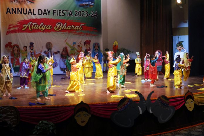 Tiny tots of MMI Pre School Jammu presenting a spectacular dance performance during Annual Day Fiesta of the school.-Excelsior/Rakesh