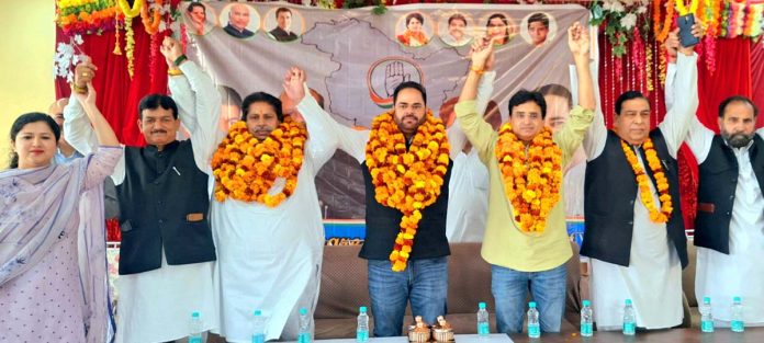 Senior Cong leaders during large public rally in Ramgarh on Sunday.