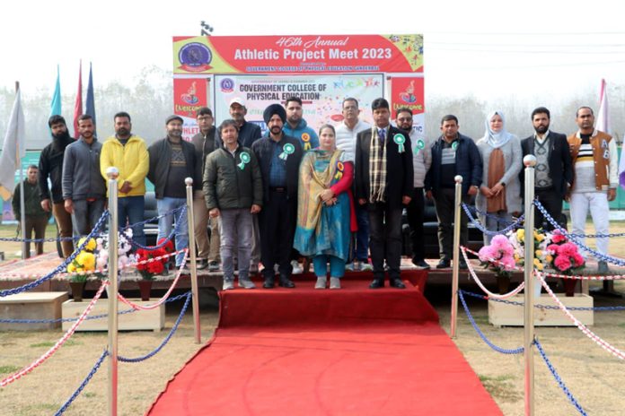 Nuzhat Ishfaq, Chairperson DDC Ganderbal posing with College Management.