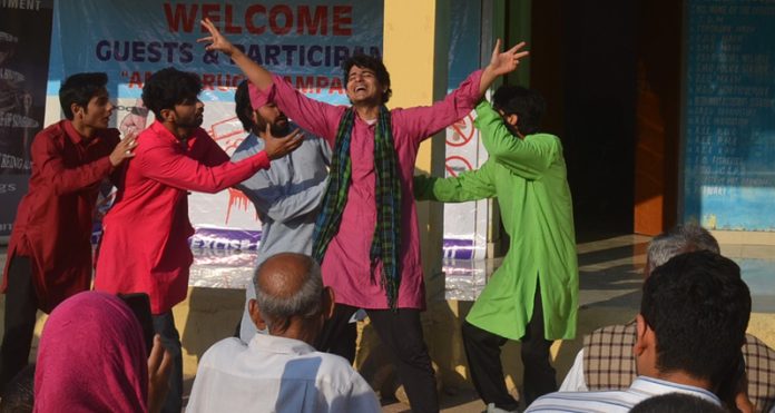 A scene from Hindi play ‘Jaal’ staged on Tuesday. A scene from Hindi play ‘Jaal’ staged on Tuesday.