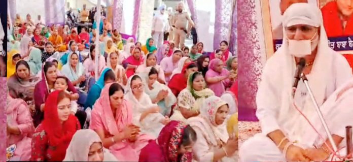 Swami Vinay Muni Ji gives spiritual sermons to devotees on birthday of Satguru Indresh Charan Dass Ji Maharaj.