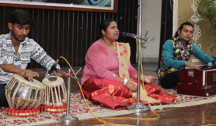 A singer giving her performance during ‘Display Your Talent-2023’ programme at JU on Friday. -Excelsior/Rakesh