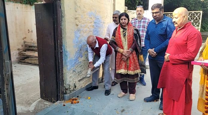 Purnima Sharma launching renovation work at Mata Chintpurni Temple. Purnima Sharma launching renovation work at Mata Chintpurni Temple.