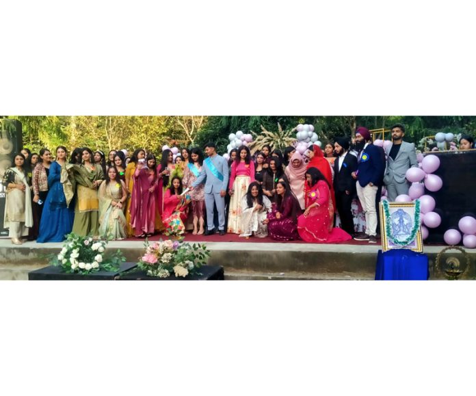 JIAR students observing Esperanza 2023.