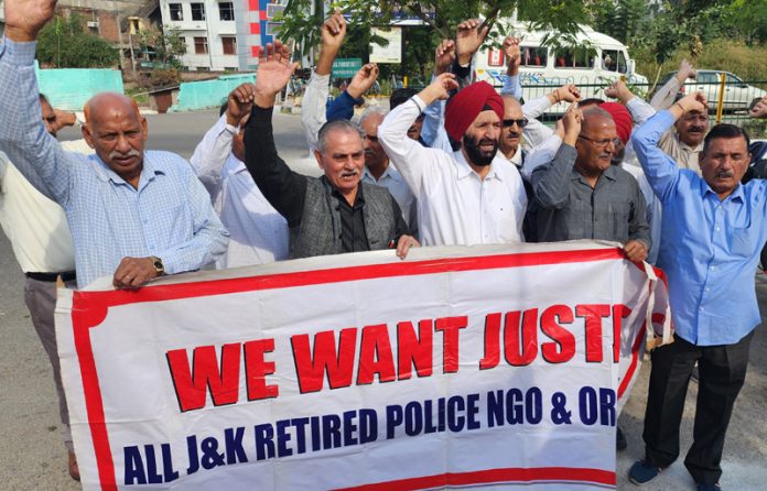 Retired police and J&K Fire Services’ pensioners protesting under the banner of NGPPWF in Jammu on Monday. Retired police and J&K Fire Services’ pensioners protesting under the banner of NGPPWF in Jammu on Monday.