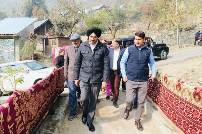 Vikramjit Singh during visit to Fakir Gujri.