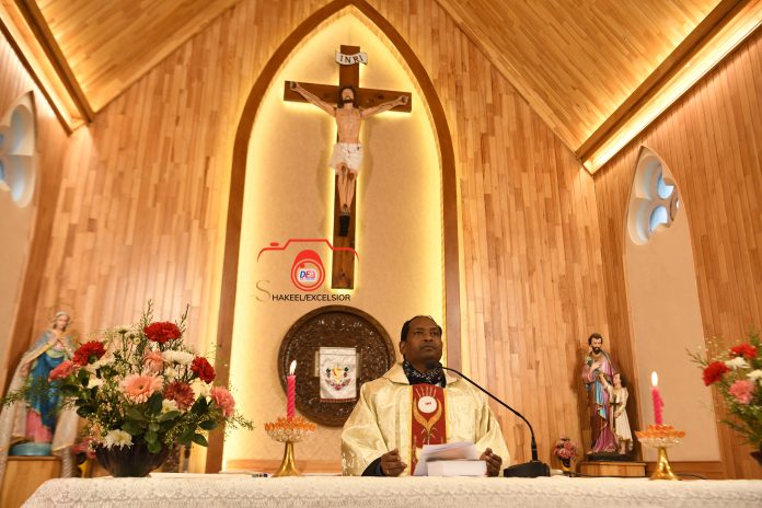 Message Of Love, Peace And Happiness: Kashmir's Christian Community Celebrates Birth Of Jesus