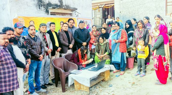 BJP general secretary Vibodh Gupta alongwith OBC Morcha leaders in a meeting at Jammu on Thursday.