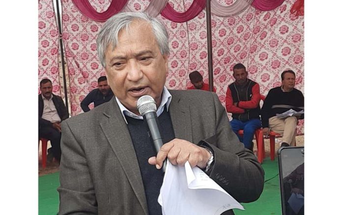 CITU and CPIM senior leader and former MLA Mohammed Yusuf Tarigami talking to reporters at Kathua on Sunday. CITU and CPIM senior leader and former MLA Mohammed Yusuf Tarigami talking to reporters at Kathua on Sunday.
