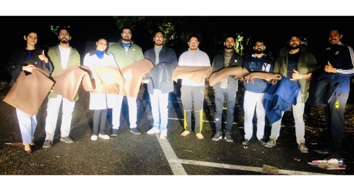 LFO-BHF, Talla Jewellers distribute blankets among needy people