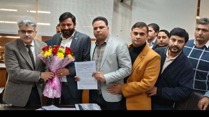 A delegation of Jammu based reserved category employees posted in Kashmir, during meeting with Chief Secy, Atal Dulloo in Jammu.