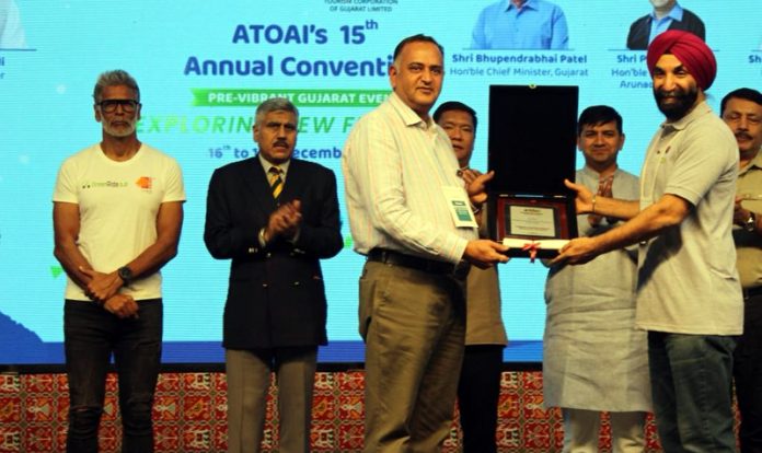 Upen Anand, General Manager of Skyview By Empyrean, receiving the 'Pathfinder Award for Adventure Infra Innovation' at the 15th ATOAI annual convention held in Gujarat.