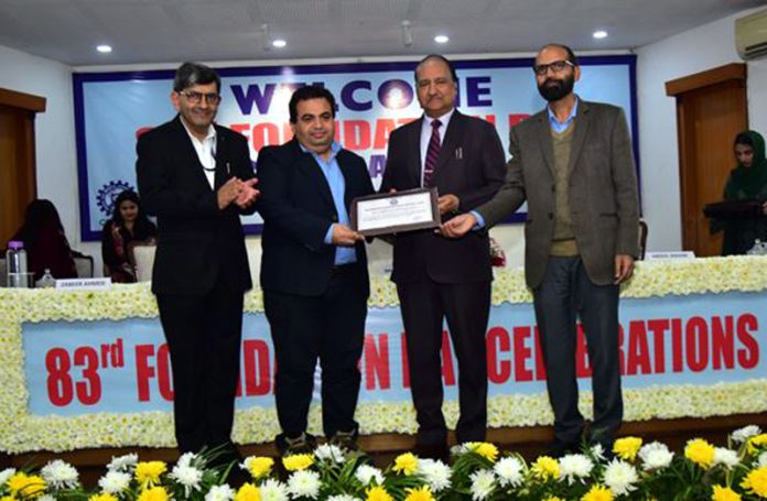 Dr Shakti Kumar Gupta (Executive Director and CEO of AIIMS Jammu) and other dignitaries during an event at CSIR-IIIM Jammu.