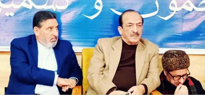 Altaf Bukhari & others in Apni Party meeting at Srinagar on Wednesday.