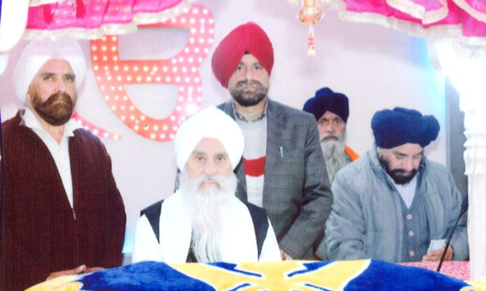Head priest of Dera Nangali Sahib, Mahant Manjeet Singh addressing religious gathering during a function at Nanak Nagar in Jammu. Head priest of Dera Nangali Sahib, Mahant Manjeet Singh addressing religious gathering during a function at Nanak Nagar in Jammu.