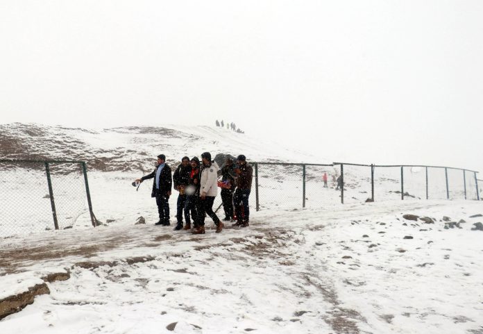 Temp Rises Amid Cloud Cover: ‘Chillai-Kalan’ Ends On Largely Dry Note Temp Rises Amid Cloud Cover: ‘Chillai-Kalan’ Ends On Largely Dry Note