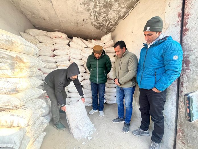 400 Bags Of Un-Registered Fertilizers Seized At Kulgam 400 Bags Of Un-Registered Fertilizers Seized At Kulgam