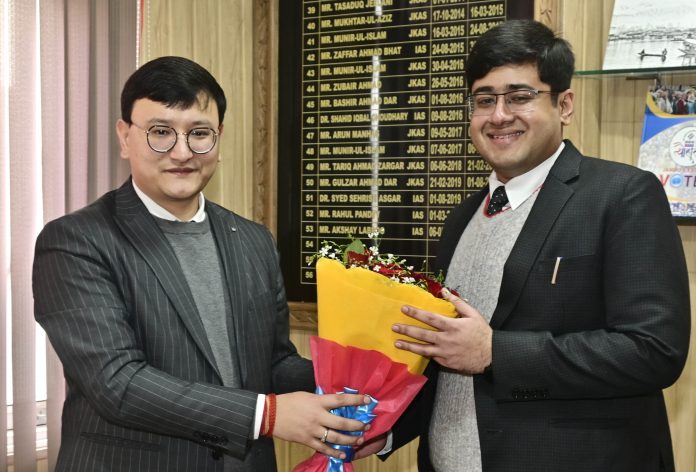 Director J&K DIPR Calls For Timely Dissemination Of Accurate Information To Public Director J&K DIPR Calls For Timely Dissemination Of Accurate Information To Public