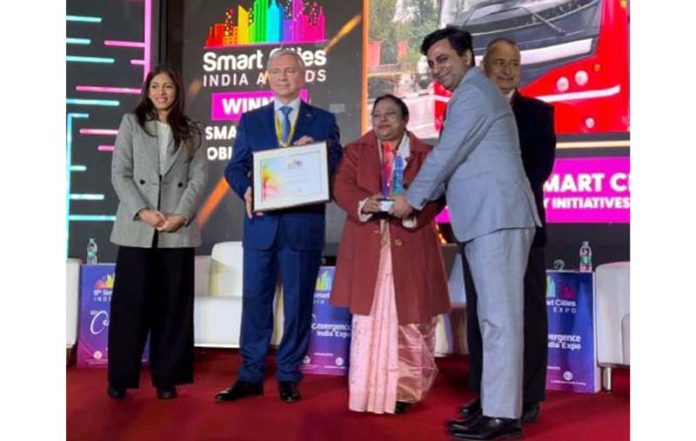 Dr Owais Ahmad, Commissioner SMC receiving Best Smart Urban Mobility Award on Saturday. Dr Owais Ahmad, Commissioner SMC receiving Best Smart Urban Mobility Award on Saturday.