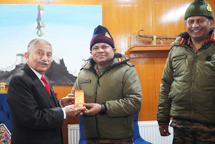 DG BRO meeting with Lt Governor of Ladakh.