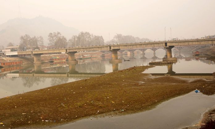 Night Temperature Improves In Jammu, Bone-Chilling Cold Continues In Kashmir Night Temperature Improves In Jammu, Bone-Chilling Cold Continues In Kashmir