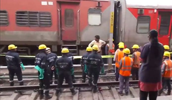 Three Coaches Of Charminar Express Derail At Hyderabad Station, Six Injured Three Coaches Of Charminar Express Derail At Hyderabad Station, Six Injured