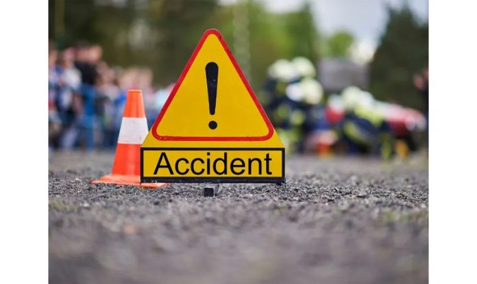 Vehicle falls in gorge, 2 injured