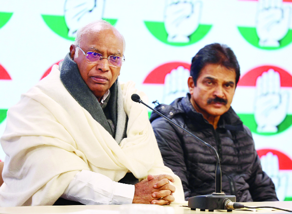 Congress President Mallikarjun Kharge addressing a press conference at AICC HQ, in New Delhi on Saturday. (UNI) Congress President Mallikarjun Kharge addressing a press conference at AICC HQ, in New Delhi on Saturday. (UNI)