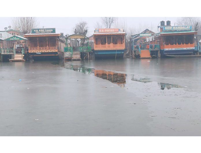 Freezing conditions as Srinagar records minimum temperature of minus 5.2 degrees celsius on Monday. -Excelsior/Shakeel Freezing conditions as Srinagar records minimum temperature of minus 5.2 degrees celsius on Monday. -Excelsior/Shakeel