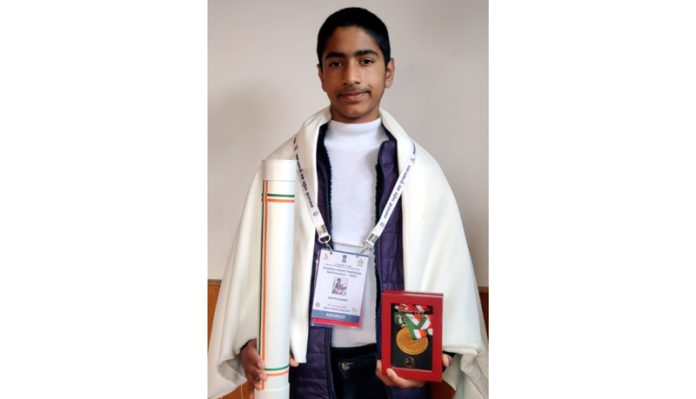 Bal Puraskar winner, Ishfaq Hamid from Kreeri area of North Kashmir’s Baramulla district. -Excelsior/Aabid Nabi