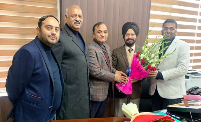 A delegation of BBIA led by Lalit Mahajan, felicitating Transport Commissioner, RS Tara during meeting in Jammu. A delegation of BBIA led by Lalit Mahajan, felicitating Transport Commissioner, RS Tara during meeting in Jammu.