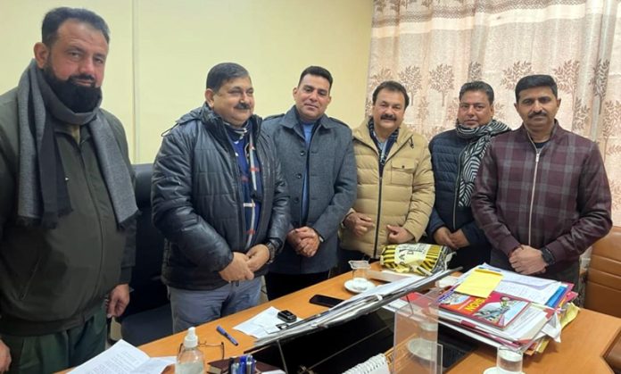 Delegation of Lecturers' Forum meeting with DSEJ. Delegation of Lecturers' Forum meeting with DSEJ.