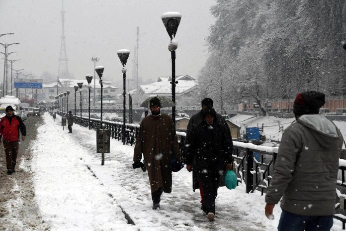 Mercury Dips Further In Kashmir Amid Cold Wave, Pahalgam Coldest With Minus 11.9 Deg C Mercury Dips Further In Kashmir Amid Cold Wave, Pahalgam Coldest With Minus 11.9 Deg C