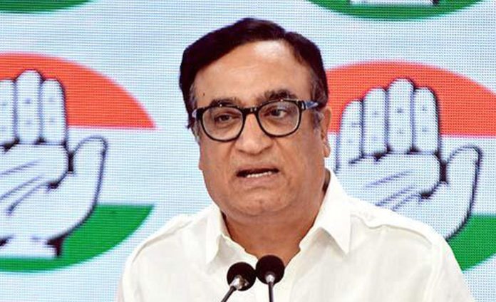 Delhi Cong brings out 'white paper' targeting AAP, BJP; Maken says alliance was a 'mistake'