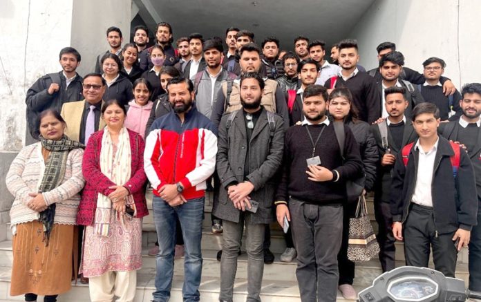 BBA & BCA students with guest & faculty during orientation programme at IMS.