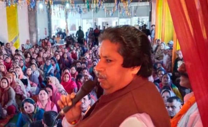 JKPCC working president Raman Bhalla addressing a gathering in RS Pura on Friday.