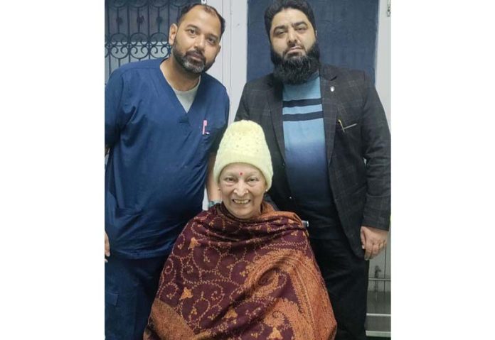A doctor of SMVD Narayana Hospital posing with a patient on whom he performed HIPEC procedure.