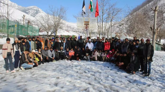 Army Rescues Over 80 Stranded Students, Staff Amid Snow Storm In Banihal