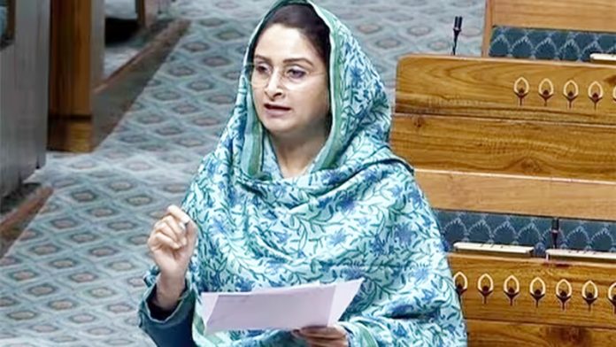 SAD leader Harsimrat Badal interrupted for raking up farmers' protest at PM Modi event